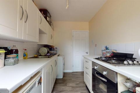 2 bedroom flat for sale, Wharnecliffe Close