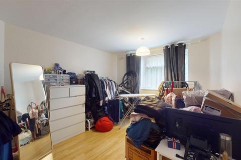 15 Wharnecliffe Close, Bristol, BS14 9NE