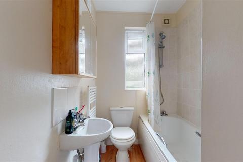 15 Wharnecliffe Close, Bristol, BS14 9NE