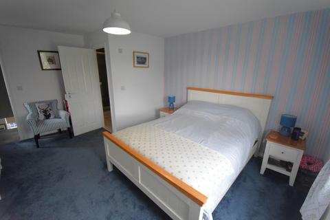 4 bedroom semi-detached house for sale, Redbrook Way, Bradford
