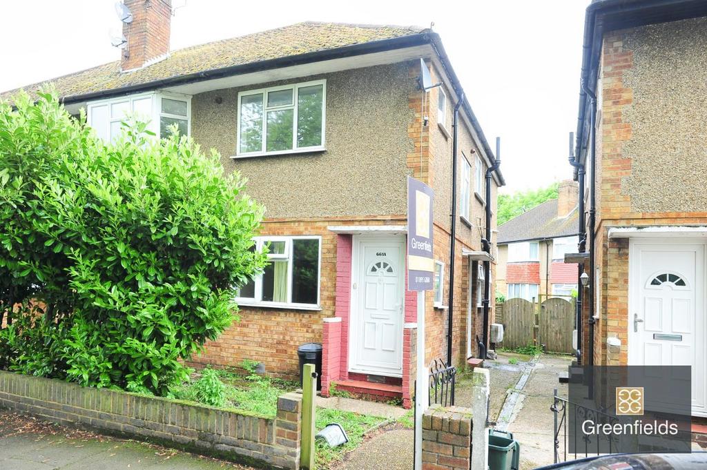 Field End Road, Ruislip HA4 2 bed flat to rent £1,600 pcm (£369 pw)