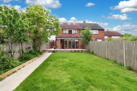 40 Ayot Path, Borehamwood, WD6 5BL
