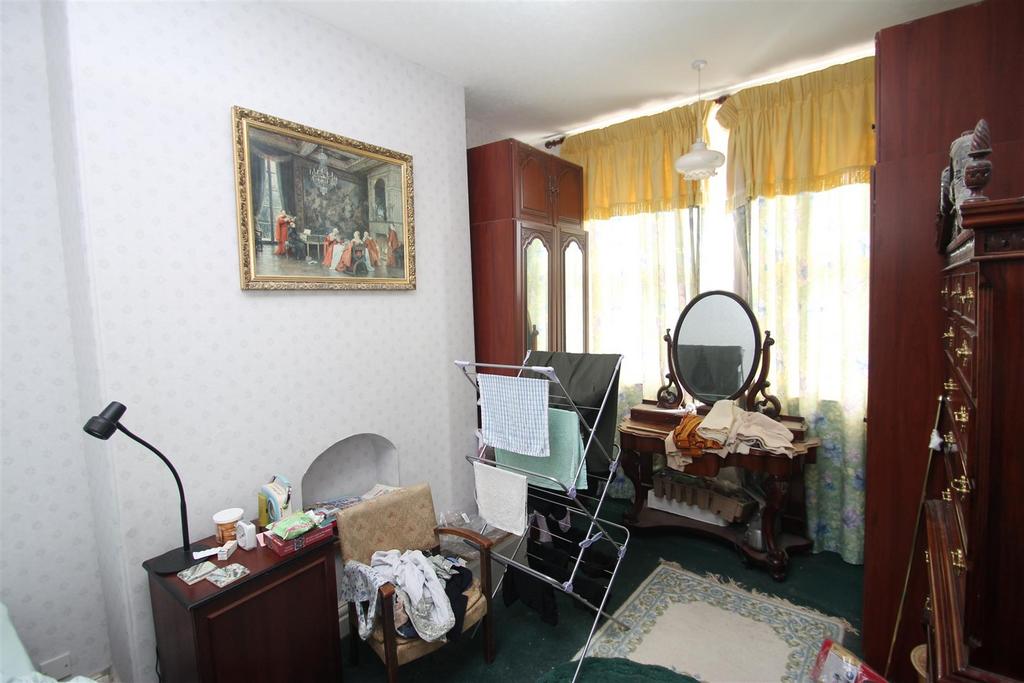 Bedroom 1.JPG
