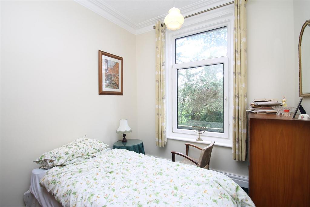 Bedroom 2.JPG