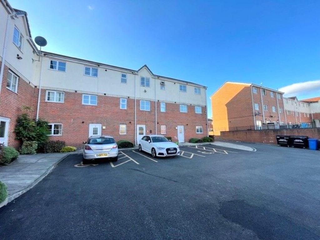 Blueberry Avenue, New Moston, M40 0GF 2 bed apartment to rent £995 pcm (£230 pw)