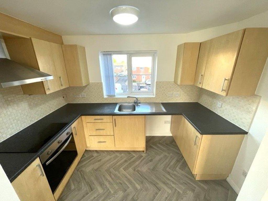 Blueberry Avenue, New Moston, M40 0GF 2 bed apartment to rent £995