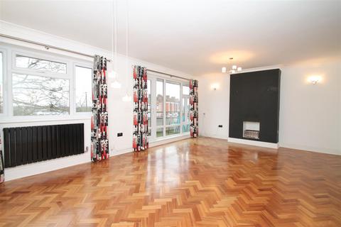 2 bedroom flat to rent, Hertford Court, Green Lanes, London N13