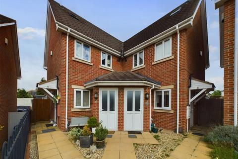 6 Alms Close, Churchdown, Gloucester, GL3 2HY