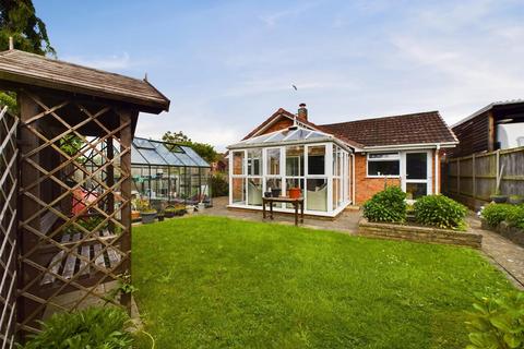 2 bedroom detached bungalow for sale, Far Sandfield, Churchdown, Gloucester