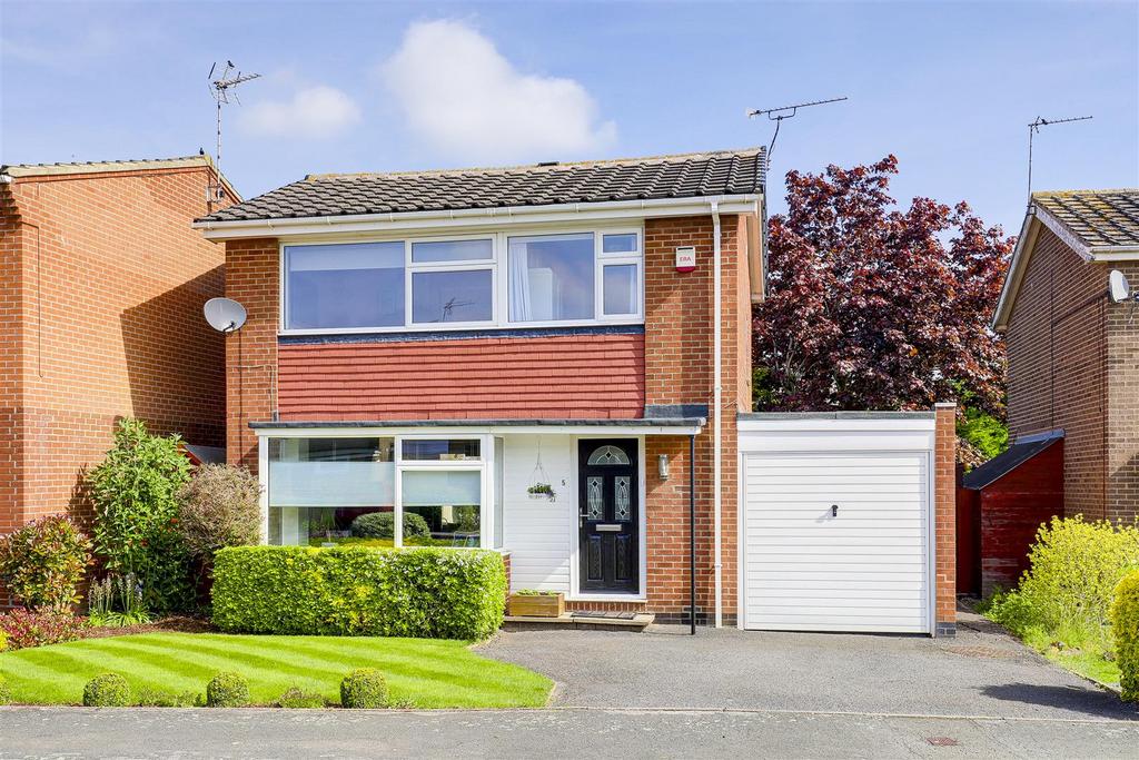 Brownhill Close, Cropwell NG12 3 bed detached house for sale £