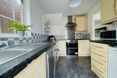 3 bedroom semi-detached house to rent, Heatherbrook Road, Anstey Heights