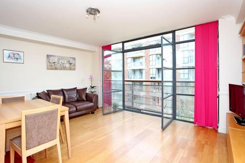 1 bedroom apartment for sale, Goat Wharf, Brentford, TW8