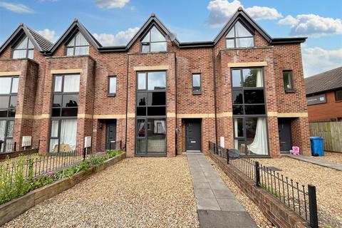 4 bedroom townhouse for sale, Cranleigh Drive, Sale