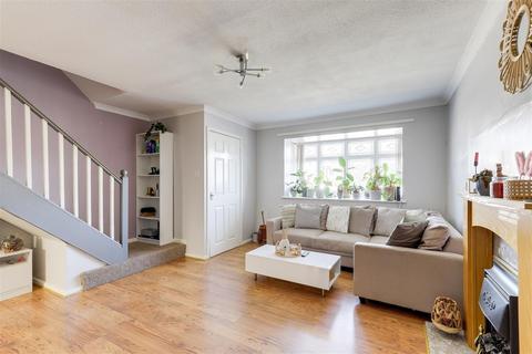 3 bedroom semi-detached house for sale, Bolingey Way, Hucknall NG15