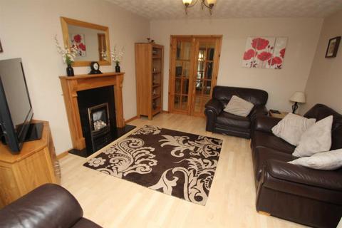 3 bedroom detached house for sale, Summerfield Close, Oswestry