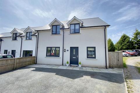 3 bedroom end of terrace house for sale, Parish Gardens, Llanteg