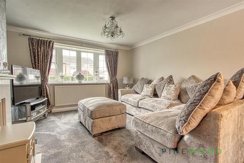 3 bedroom semi-detached house for sale, Glannis Square, Mansfield NG20