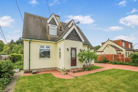 3 bedroom detached house for sale, Wyatts Green Road, Wyatts Green, Brentwood