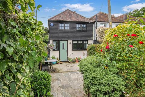 22 Mores Lane, Pilgrims Hatch, Brentwood, CM14 5RU