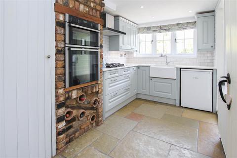 22 Mores Lane, Pilgrims Hatch, Brentwood, CM14 5RU