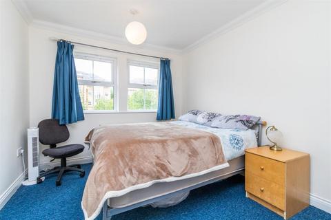 2 bedroom flat to rent, Venneit Close, Oxford, OX1 1HZ