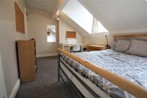 Leeds - 1 bedroom in a house share to rent
