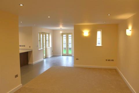 4 bedroom end of terrace house for sale, Longbarn Mews, Ketton, PE9 3TP