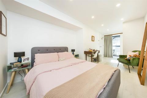 1 bedroom apartment for sale, Dee Road, Richmond