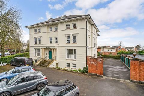 2 bedroom apartment for sale, Pittville Circus Road, Cheltenham