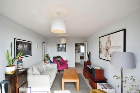 2 bedroom apartment to rent, Justin Close, Brentford