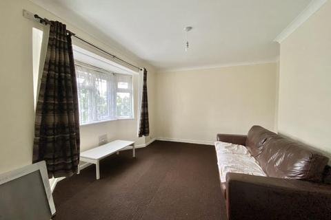 2 bedroom house to rent, Beavers Lane, Hounslow