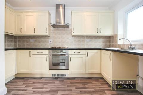 2 bedroom apartment to rent, Bakers Court, Wickford