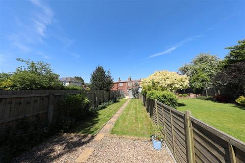 10 Kirk Road, Preston, Hull, HU12 8UD