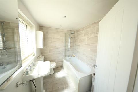 10 Kirk Road, Preston, Hull, HU12 8UD