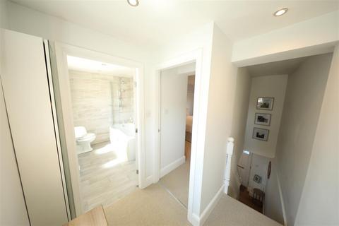 10 Kirk Road, Preston, Hull, HU12 8UD