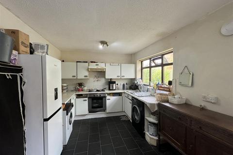 3 Greton Close, Manchester, M13 0YR