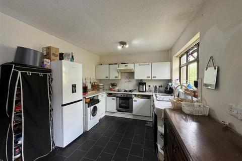 3 Greton Close, Manchester, M13 0YR