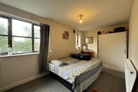 3 Greton Close, Manchester, M13 0YR