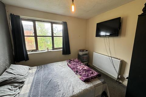 3 Greton Close, Manchester, M13 0YR