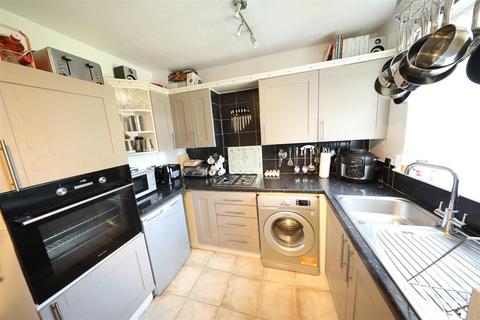 2 bedroom terraced house for sale, Osprey Close, Hull
