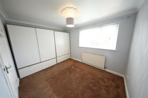 2 bedroom terraced house for sale, Osprey Close, Hull