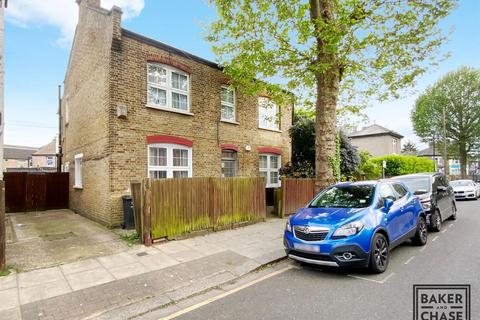 2 bedroom maisonette for sale, Ladysmith Road, Enfield EN1