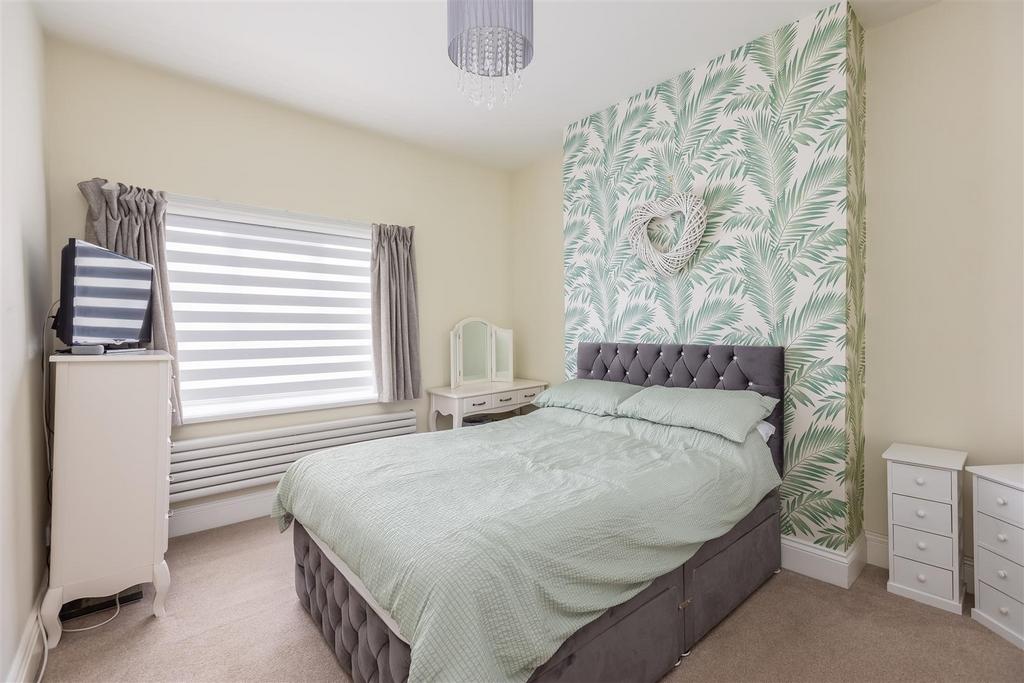 Queensgate 169 Bedroom 2-1.jpg