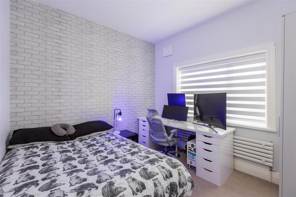 Queensgate 169 Bedroom 3.jpg