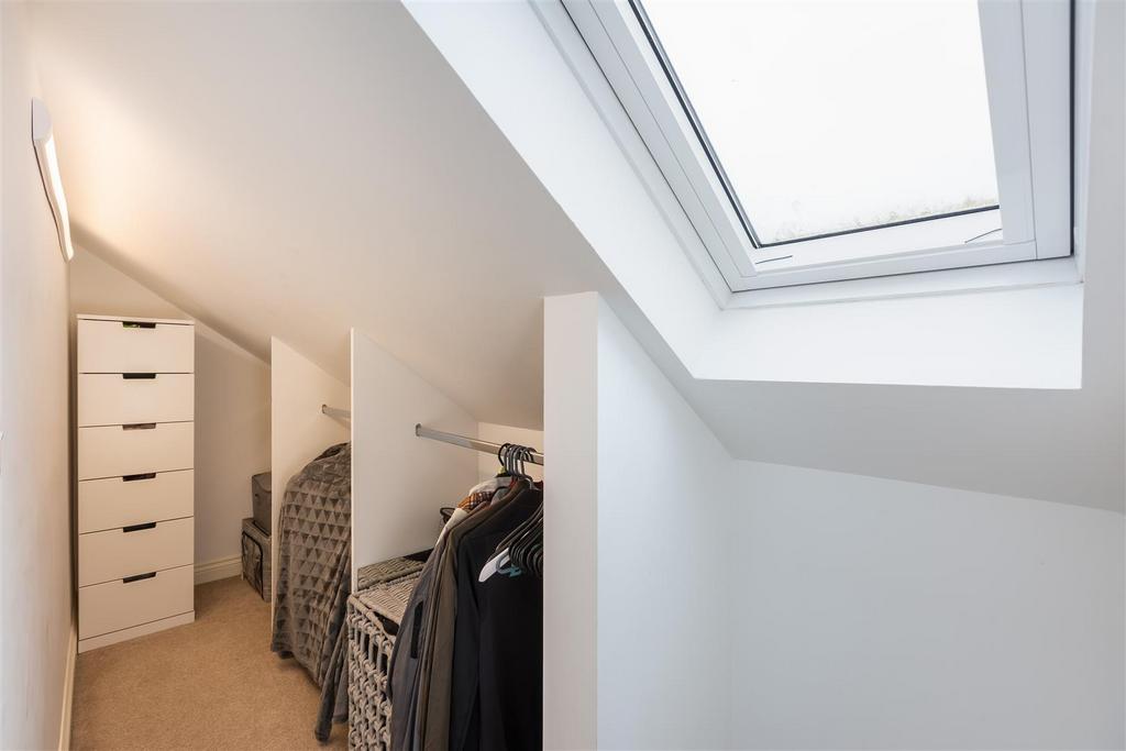 Queensgate 169 Bedroom 1-4.jpg