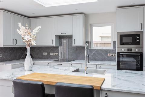 169 Queensgate, Bridlington, YO16 7JE