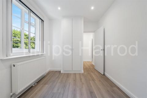 3 bedroom apartment to rent, Hamilton Court, Maida Vale, W9