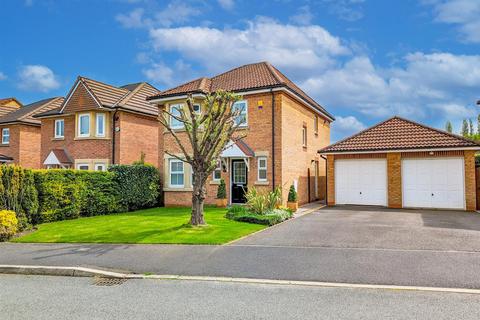 4 bedroom detached house for sale, Redfield Croft, Leigh
