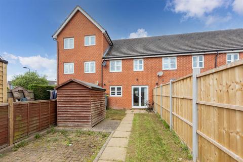 2 bedroom terraced house for sale, Eltham Avenue, Slough