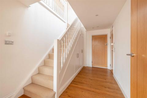 2 bedroom flat for sale, Bridgeman Drive, Windsor